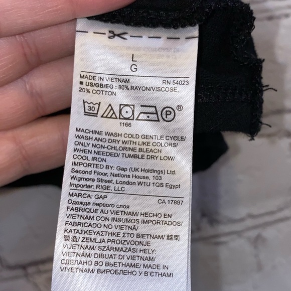 🇺🇸 Gap True Black Sleeveless Ruffle Back Top - Picture 7 of 9